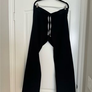 FIGS Women’s Black Livingston Scrub Pants